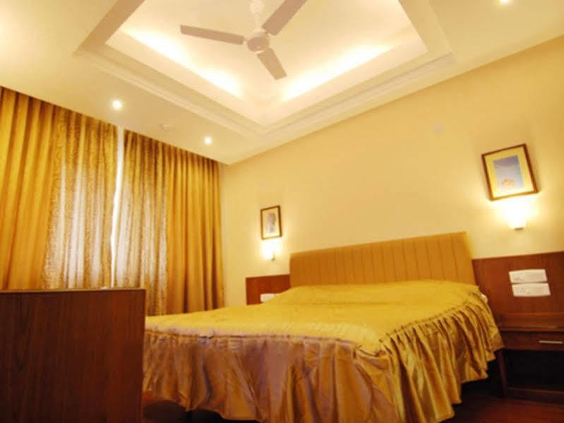 Hotel Deepa Comforts Mangaluru Exterior foto