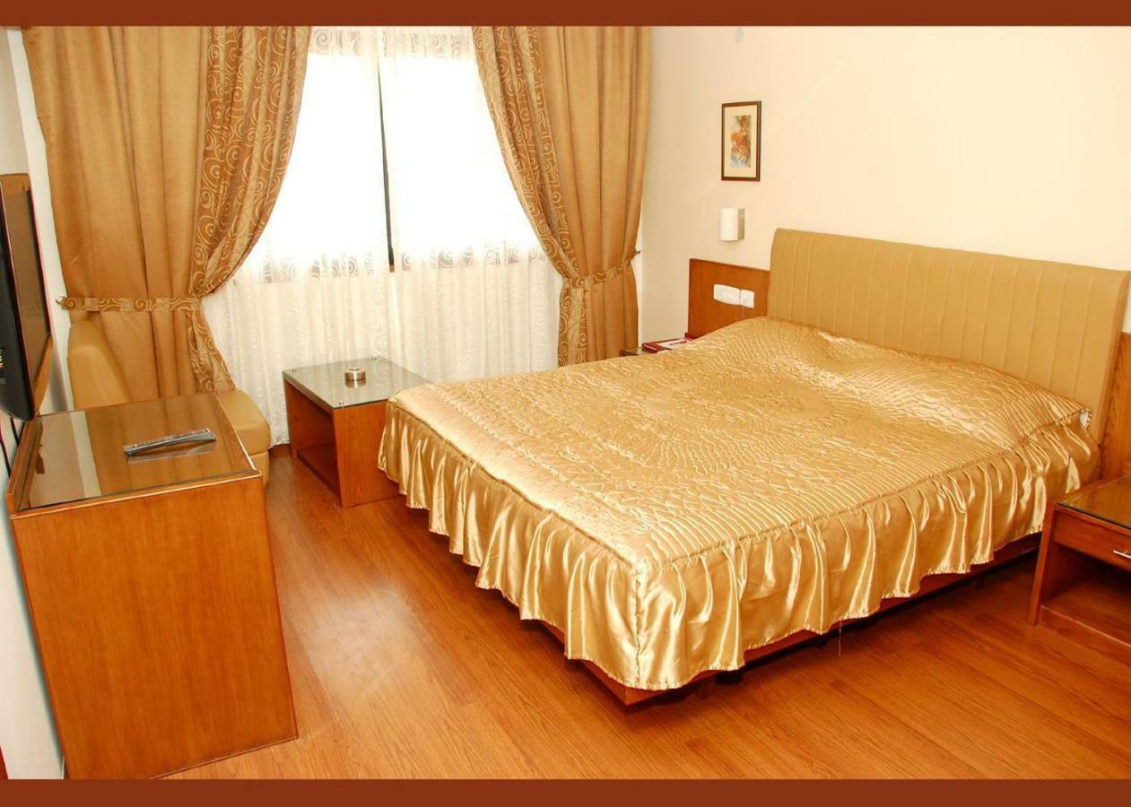 Hotel Deepa Comforts Mangaluru Exterior foto